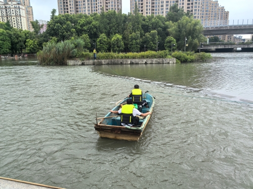 坐船.jpg
